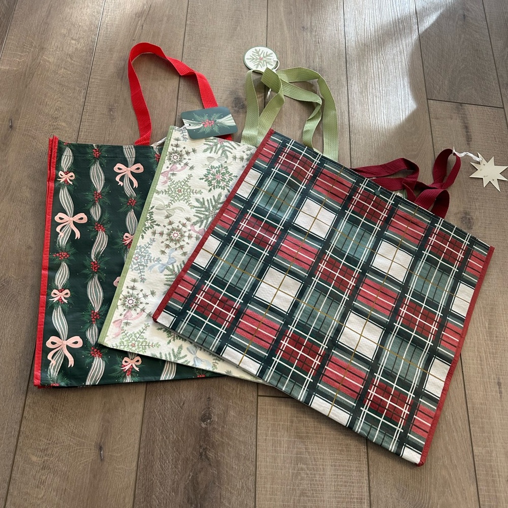 Homegoods TJMaxx Marshalls Christmas Bow & Plaid Tartan Print Bags Set of 3 NWT